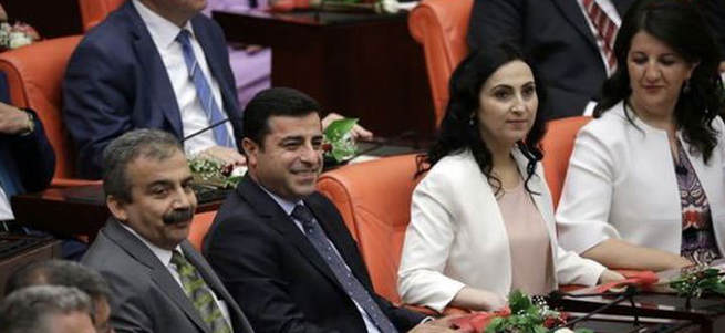 Dokunulmazlık dosyası meclise geliyor!