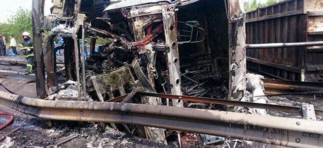 TEM'de kaza! İstanbul istikameti ulaşıma kapandı