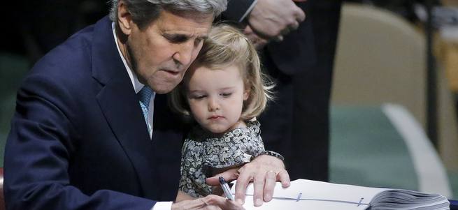 John Kerry torunuyla imza attı