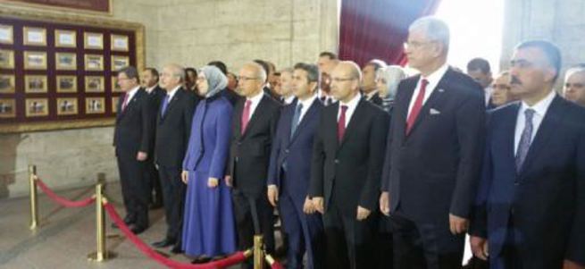 Bakan Ramazanoğlu, Kılıçdaroğlu'nun yüzüne bile bakmadı