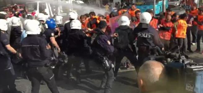Taksim’e çıkmaya çalışan gruba müdahale