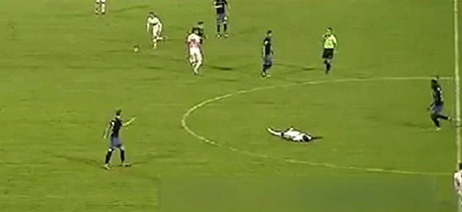 Futbol dünyası şokta! Şampiyonluk maçında hayatını kaybetti