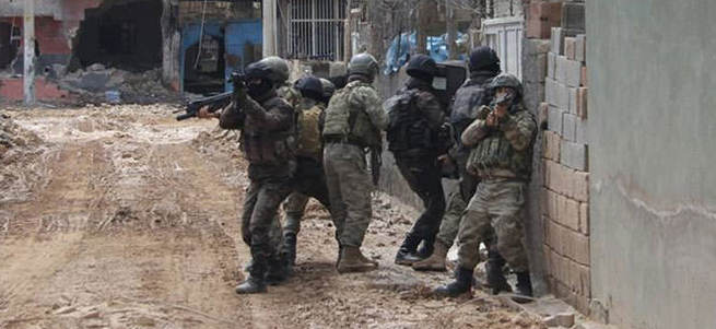 Nusaybin'de roketli saldırı: 4 yaralı