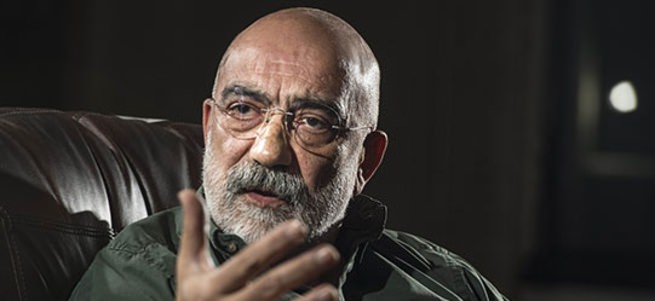 Ahmet Altan şova devam ederken tetikçisi cezaevinde!