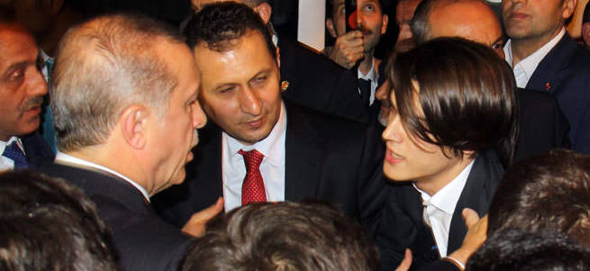 Cumhurbaşkanı’ndan kendine kız istemesi için yardım talep etti!