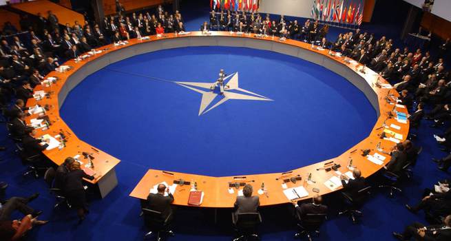 NATO: Rusya'yla yeni soğuk savaş istemiyoruz
