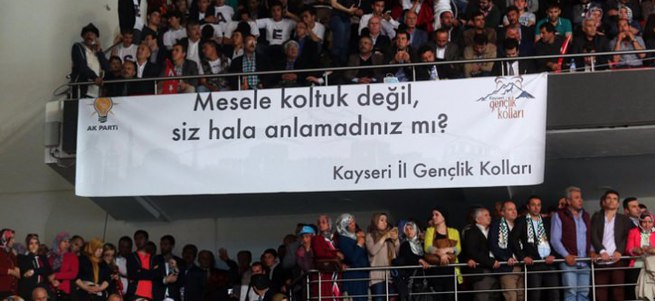 AK Parti kongresinde dikkat çeken pankart