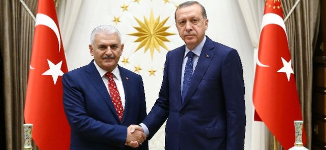 Binali Yıldırım Külliye'ye gidiyor