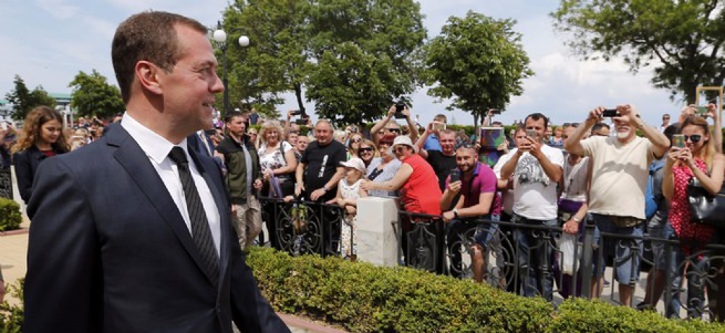 Medvedev'den Rusları şoke eden açıklama: Paramız yok