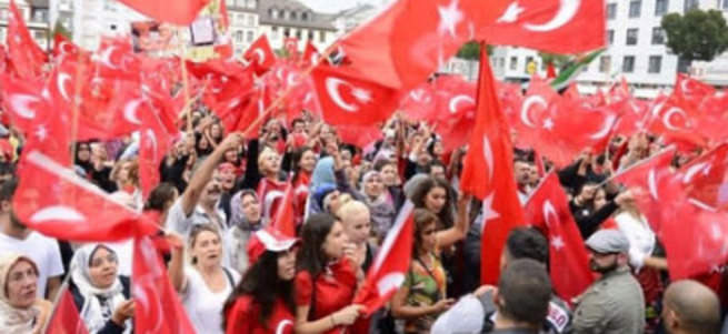 Almanya'daki Türkler'den o yasaya tepki