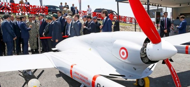 Selçuk Bayraktar insansız hava aracını tanıttı