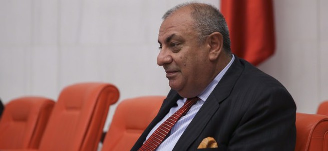 Tuğrul Türkeş: Benimle el sıkıştıklarında barış oldu demektir