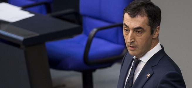 Cem Özdemir'e hacker şoku!