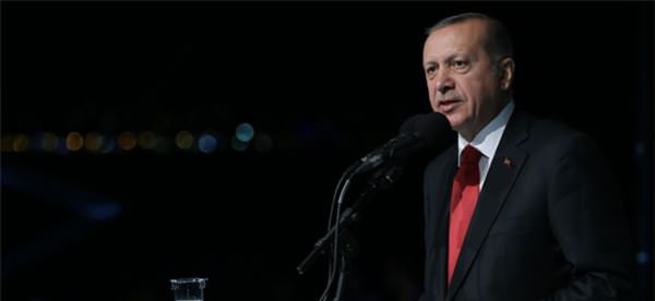İspanyollar alkışlarken siz yuhalamaya utanmıyor musunuz?
