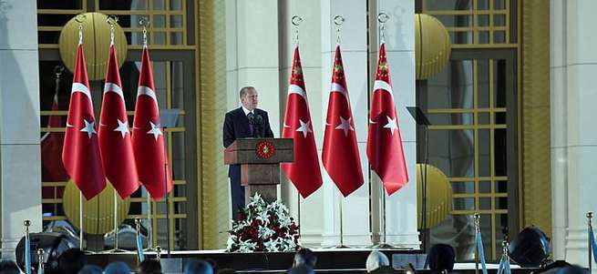 Cumhurbaşkanı Erdoğan: DEAŞ'e karşı olanlar terör örgütü değilse El Nusra niye terör örgütü?