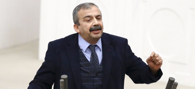 Sırrı Süreyya'dan 'Türkmendağı' provokasyonu