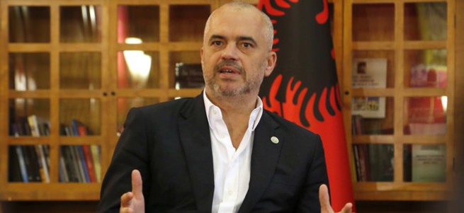 Tam saldırı anında piste indi!