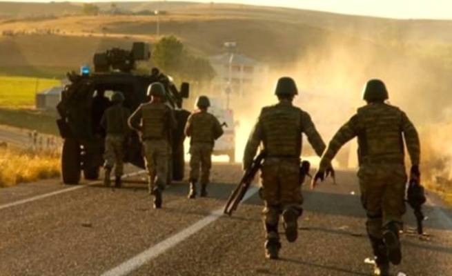 PKK'dan askeri aracı bombalı saldırı