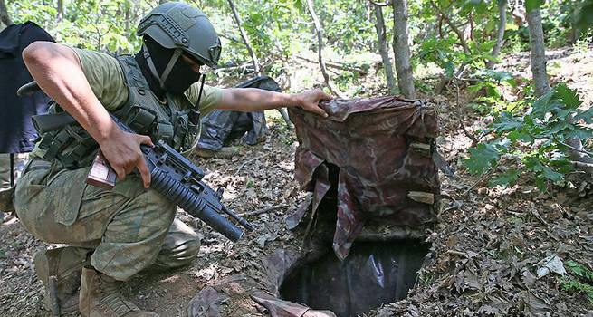 Lice'de teröristlere ait 19 sığınak imha edildi