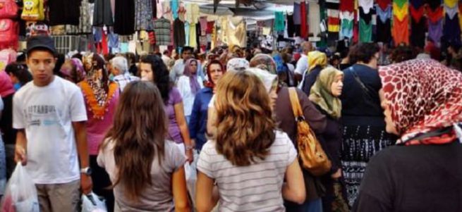 Pazarda canlı bomba paniği
