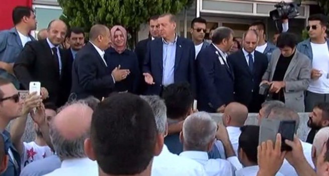 Cumhurbaşkanı Erdoğan taksicileri dinledi