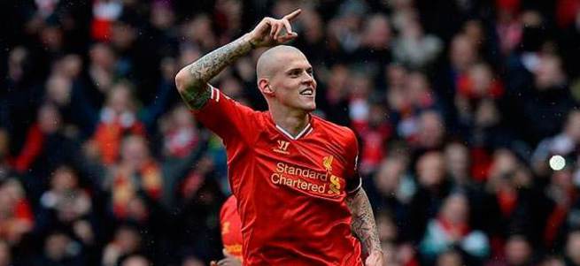 Skrtel de geliyor .
