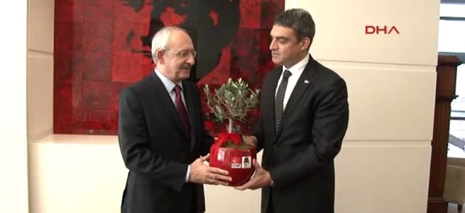 Sosyalist Enternasyonal terör örgütü YPG'yi tanıdı