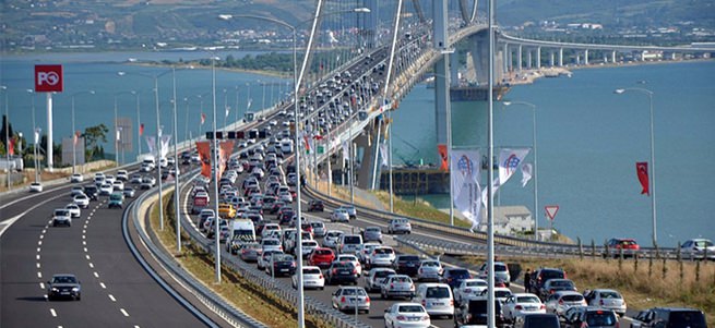 Osmangazi Köprüsü'nden 5 günde 400 bin 523 araç geçti