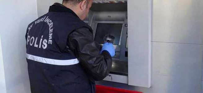 Dikkat, ATM'DE kartınız kopyalanabilir!