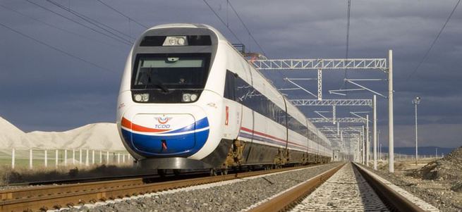 İstanbul-Ankara arası 1,5 saate iniyor