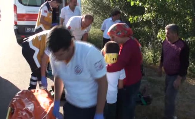 Tokat'ta minibüs devrildi: 11 yaralı