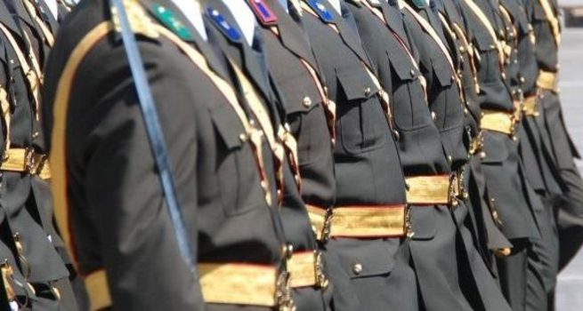 Sivillere ateş aç emrine uymayan astsubay intihar etti