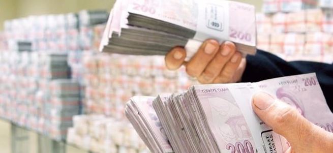 250 bin doları bankada unuttular