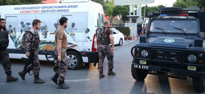 Harp Akademileri lojmanına polis operasyonu