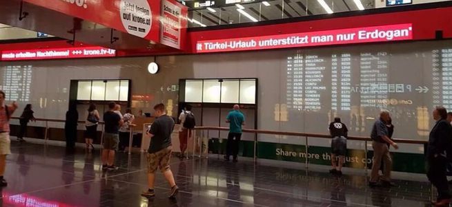 Viyana Havalimanı'nda skandal yazı!